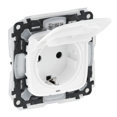 LEGRAND Valena ALLURE Розетка силовая 2К+З со шторками с крышкой белая IP44 (755204 ) LEGRAND Valena ALLURE Розетка силовая 2К+З со шторками с крышкой белая IP44 (755204 )