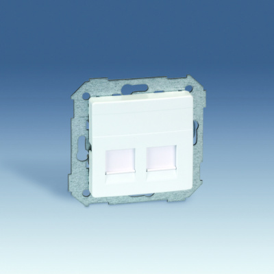 SIMON Адаптер на 2 RJ45 75542-30, шторки, S82, белый (82009-30) SIMON Адаптер на 2 RJ45 75542-30, шторки, S82, белый (82009-30)