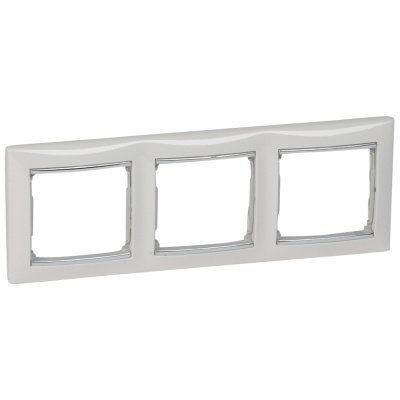LEGRAND VALENA Рамка 3 поста горизонтальный монтаж белая/серебро (770493 ) LEGRAND VALENA Рамка 3 поста горизонтальный монтаж белая/серебро (770493 )