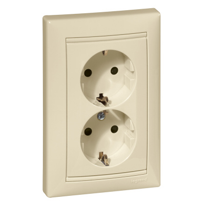 LEGRAND VALENA Розетка двойная с заземлением со шторками слоновая кость (774371 ) LEGRAND VALENA Розетка двойная с заземлением со шторками слоновая кость (774371 )