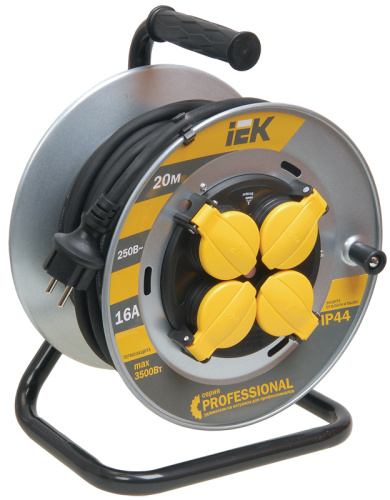 IEK Удлинитель силовой 4 розетки шнур 20м КГ 3x1.5 УК20 с термозащитой IP44 (WKP16-16-04-20-44)