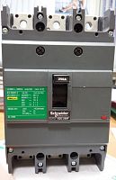 SCHNEIDER ELECTRIC Выключатель автоматический трехполюсный EZC250F 250А 18кА (EZC250F3250)