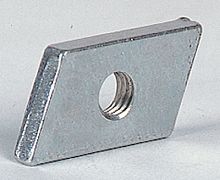ABB Гайка М5 ZX256 закл. в профиль ED8..18  (STJZX256P10)  (ZX256P10)