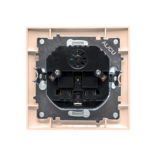 EKF Валенсия розетка 1-местная с/з 16А кремовая с защ. штор. с 2 USB 2,1А EKF PROxima (EWR16-028-20-2USB) фото 2
